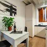 La Nicchia Apartment- Centralissimo Σιένα