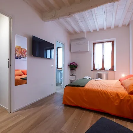 Daire La Nicchia Apartment- Centralissimo *